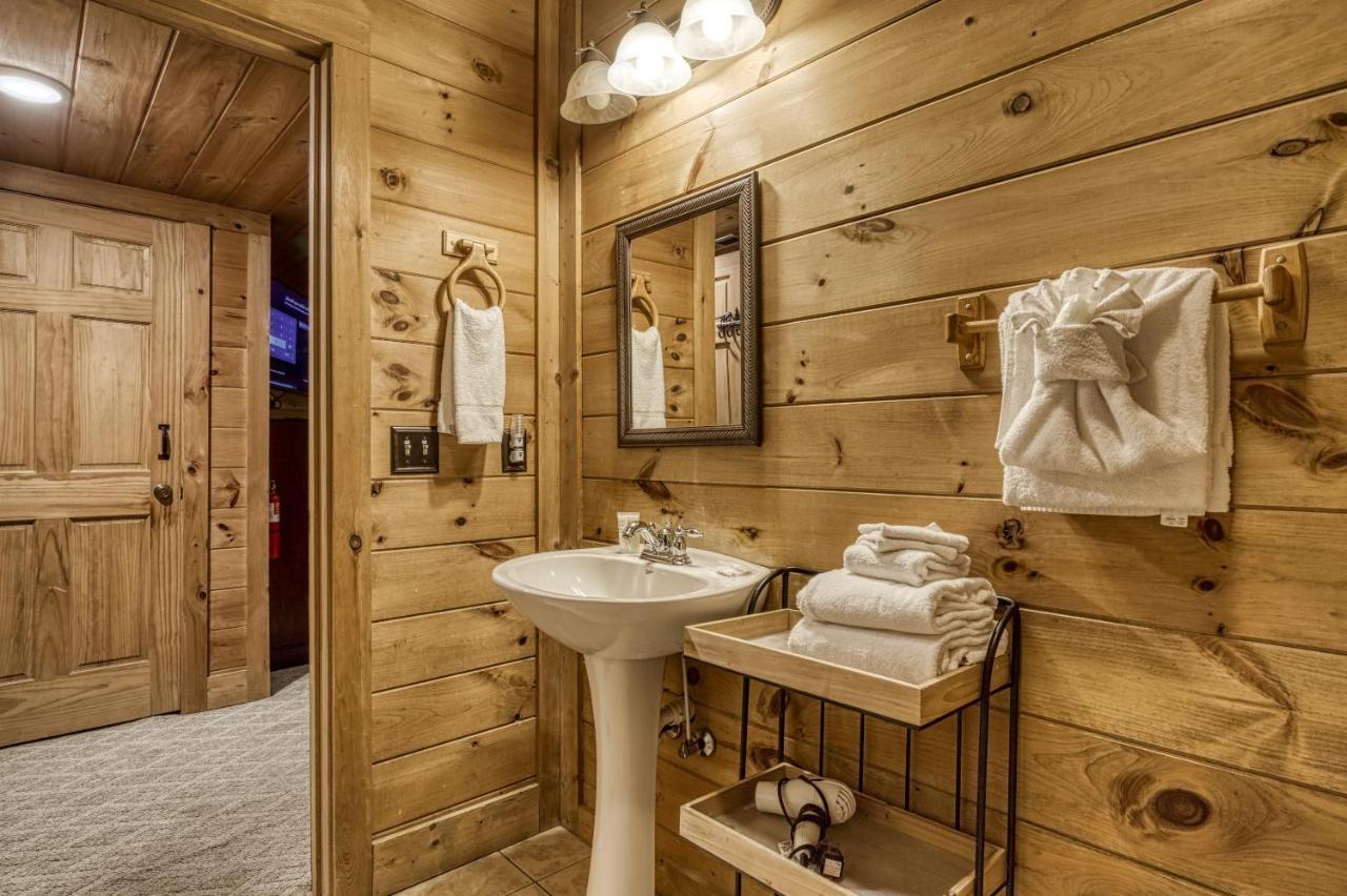 Bridgewood Cabin, Hot Tub, 1089 Of Free Attraction Tickets For Each Paid Day, Dollywood And More! Pigeon Forge Extérieur photo