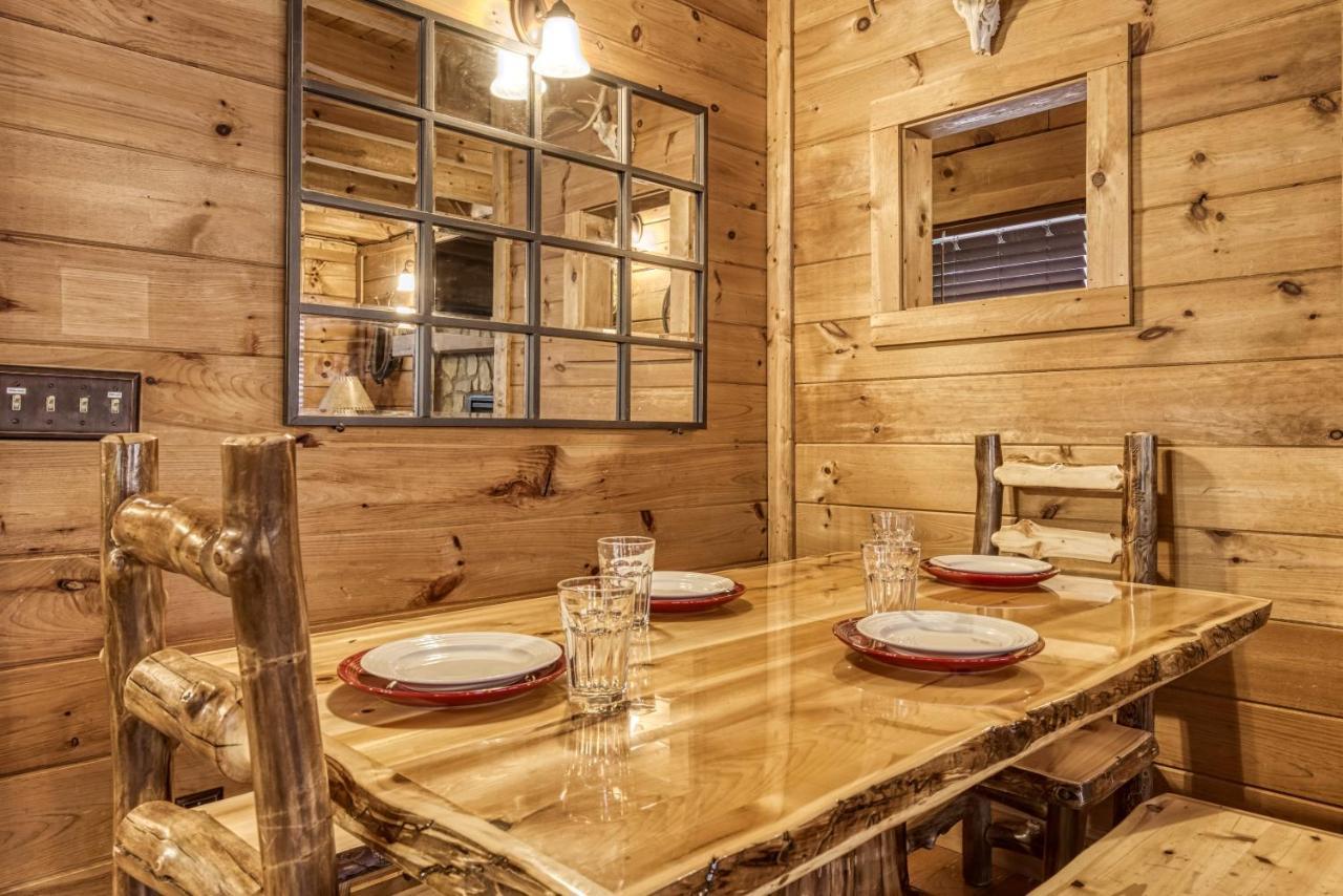 Bridgewood Cabin, Hot Tub, 1089 Of Free Attraction Tickets For Each Paid Day, Dollywood And More! Pigeon Forge Extérieur photo