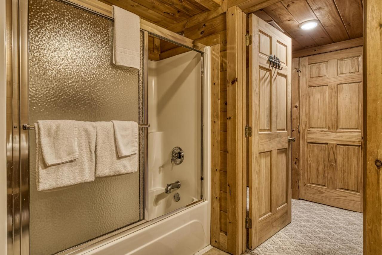 Bridgewood Cabin, Hot Tub, 1089 Of Free Attraction Tickets For Each Paid Day, Dollywood And More! Pigeon Forge Extérieur photo